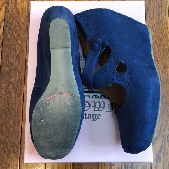 Navy faux suede wedges. 3 inches tall. - Picture 3 of 4